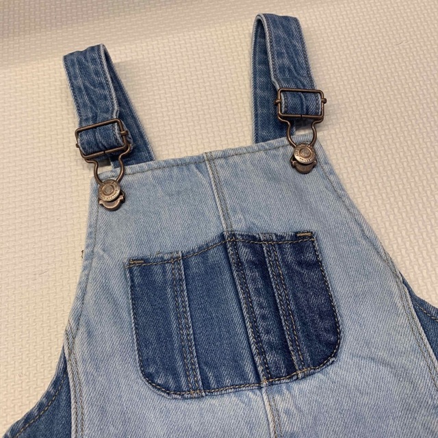 ZARA KIDS(ザラキッズ)のデニムジャンパースカート キッズ/ベビー/マタニティのキッズ服女の子用(90cm~)(ワンピース)の商品写真