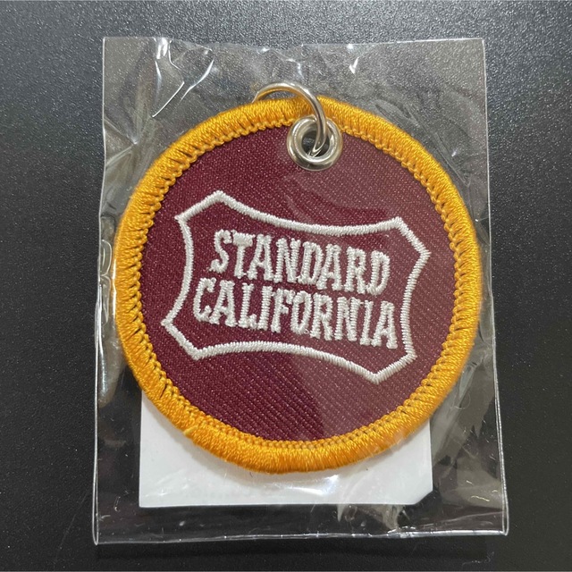 STANDARD CALIFORNIA(スタンダードカリフォルニア)のスタンダードカリフォルニア　キーホルダー　キータグ/BURGUNDY メンズのファッション小物(キーホルダー)の商品写真
