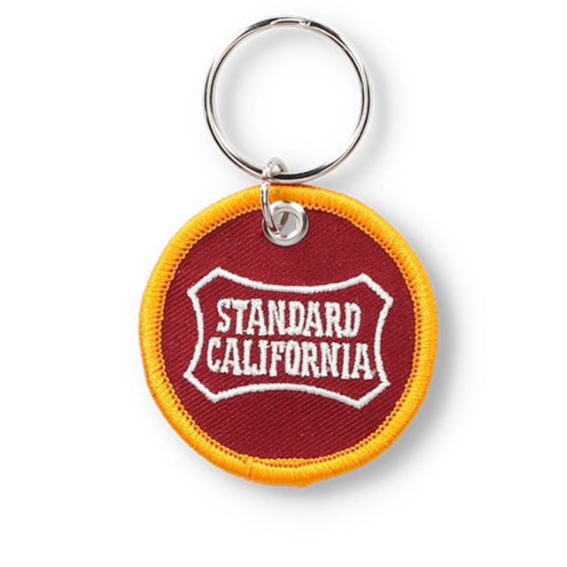 STANDARD CALIFORNIA(スタンダードカリフォルニア)のスタンダードカリフォルニア　キーホルダー　キータグ/BURGUNDY メンズのファッション小物(キーホルダー)の商品写真