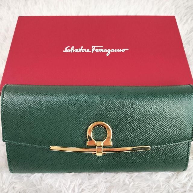 新品未使用】フェラガモ 長財布-