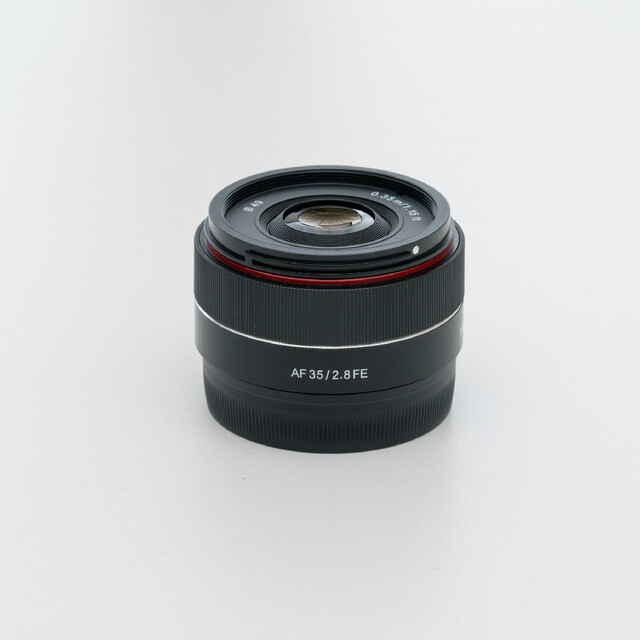 SONY(ソニー)のフルサイズ 35mm F2.8 SAMYANG ソニー用 単焦点 レンズ スマホ/家電/カメラのカメラ(レンズ(単焦点))の商品写真