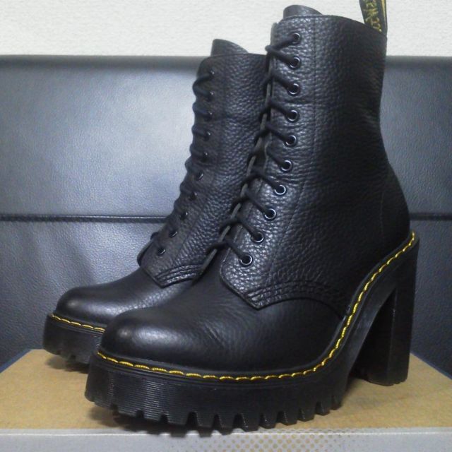 素晴らしい Dr.Martens KENDRA UK3 黒 厚底 ヒールブーツ 10ホール www