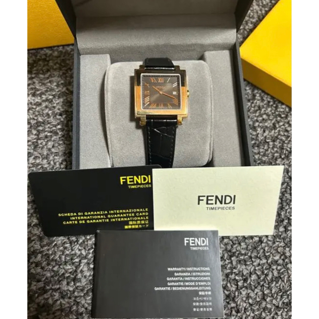 フェンディ　腕時計　ユニセックスデザイン　クアドロ