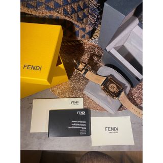 フェンディ(FENDI)のフェンディ　腕時計　ユニセックスデザイン　クアドロ(腕時計(アナログ))