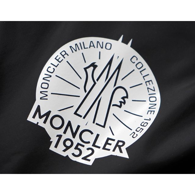 MONCLER(モンクレール)のMONCLER モンクレール 1952 ビッグロゴダウンジャケット OCTIS メンズのジャケット/アウター(ダウンジャケット)の商品写真