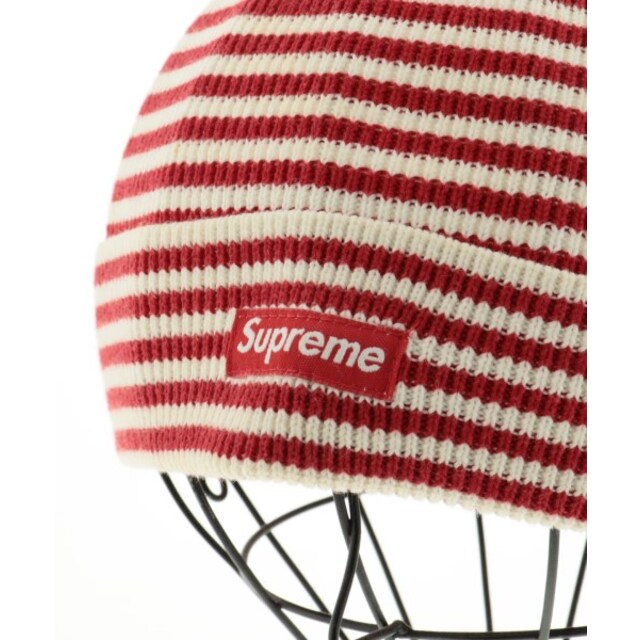 Supreme(シュプリーム)のSupreme シュプリーム ニットキャップ・ビーニー - 赤x白(ボーダー) 【古着】【中古】 メンズの帽子(ニット帽/ビーニー)の商品写真