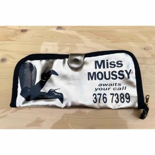 マウジー(moussy)のmoussy マルチケース【未使用品】(ポーチ)