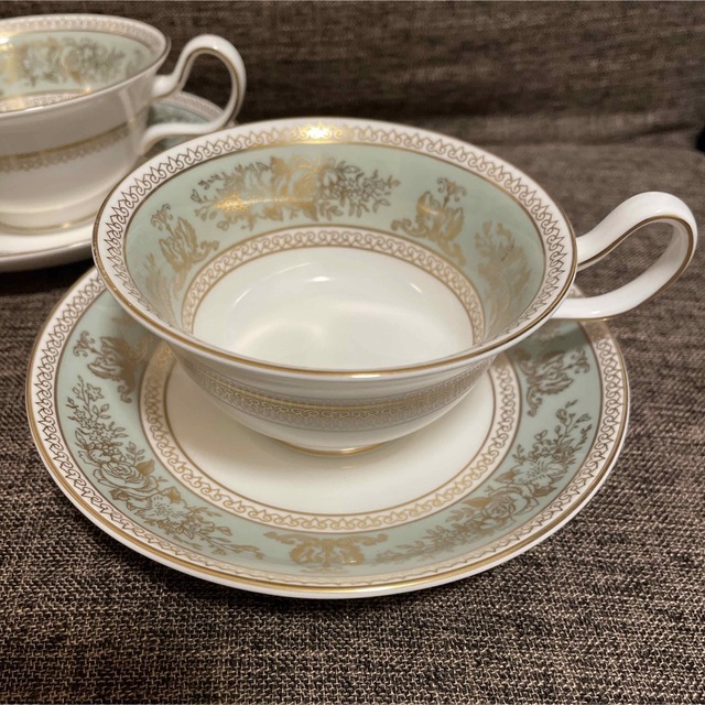 WEDGWOOD(ウェッジウッド)のウェッジウッド　コロンビア　セージグリーン　ピオニー　カップ&ソーサー インテリア/住まい/日用品のキッチン/食器(グラス/カップ)の商品写真