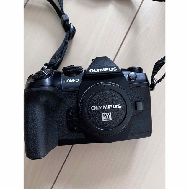 OLYMPUS(オリンパス)のOLYMPUS E−M1 Mark 2+ バッテリーグリップ スマホ/家電/カメラのカメラ(ミラーレス一眼)の商品写真