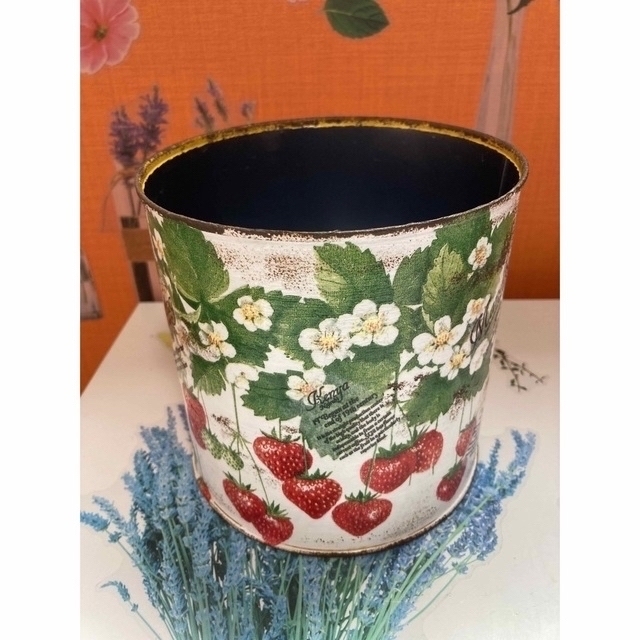 リメ缶 大 デコパージュ いちごの通販 by ちみ's shop|ラクマ リメ缶 大 デコパージュ いちごの通販 by ちみ's shop|ラクマ