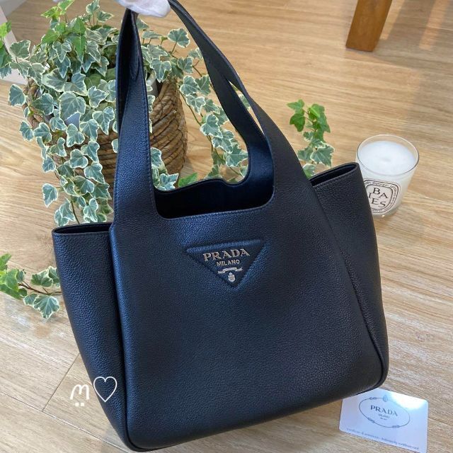 ご専用☆PRADA プラダ ミディアムレザートート ブラック レザー