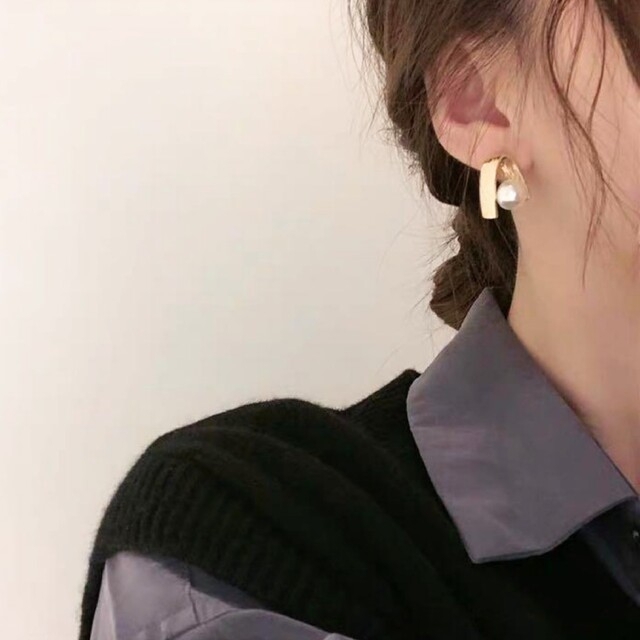 ꫛꫀꪝ◆インポートピアス◆限定1点要コメント◆シンプルポイントパールピアス ꫛꫀꪝ◆インポートピアス◆限定1点要コメント◆シンプルポイントパールピアス
