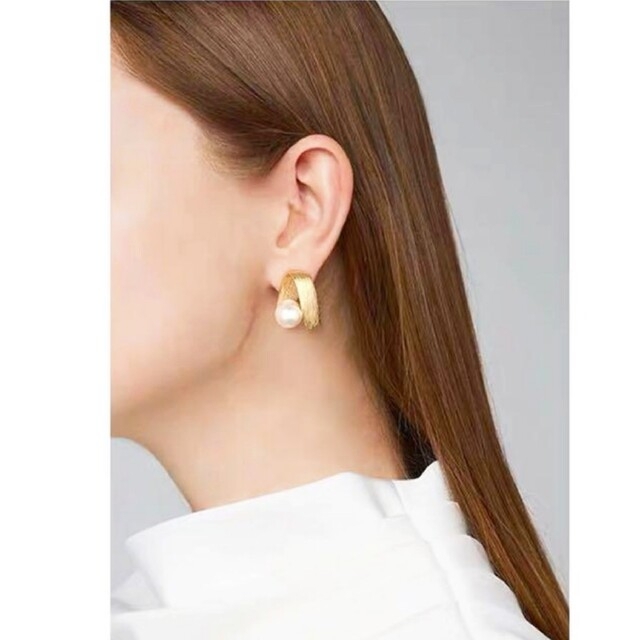 ꫛꫀꪝ◆インポートピアス◆限定1点要コメント◆シンプルポイントパールピアス ꫛꫀꪝ◆インポートピアス◆限定1点要コメント◆シンプルポイントパールピアス