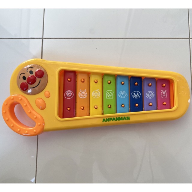 アンパンマン(アンパンマン)のアンパンマン　おもちゃ　鉄琴 キッズ/ベビー/マタニティのおもちゃ(楽器のおもちゃ)の商品写真