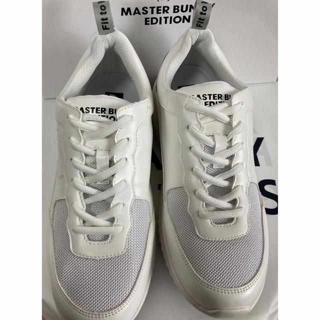 新品 マスターバニー エアソールスパイク ゴルフシューズ 25.5cm 白