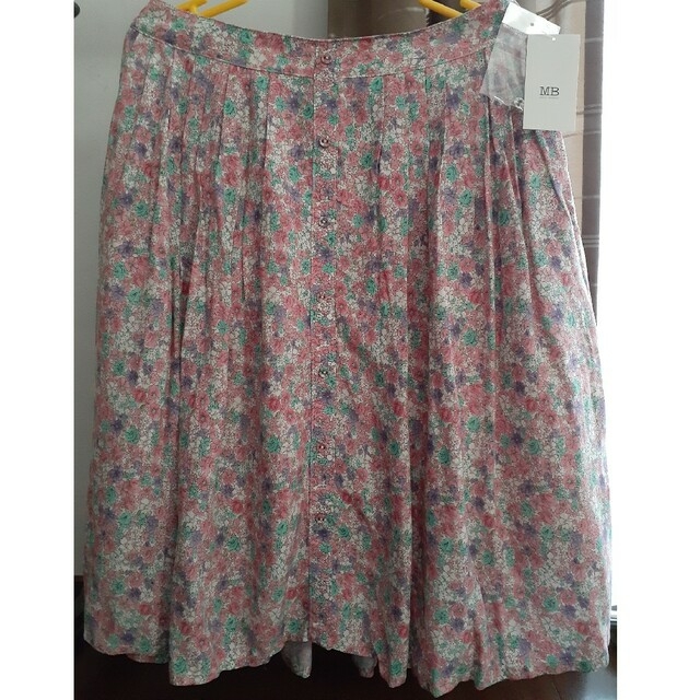 MINT BREEZE(ミントブリーズ)のフレアスカート　小花柄 レディースのスカート(ひざ丈スカート)の商品写真