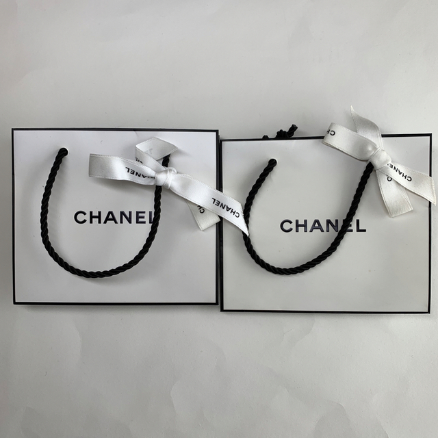 CHANEL(シャネル)の☆ゆゆ様専用☆シャネル CHANEL ショッパー 紙袋 リボン付き レディースのバッグ(ショップ袋)の商品写真