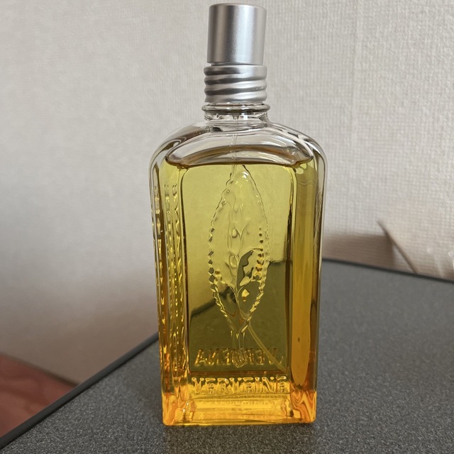 L'OCCITANE(ロクシタン)のロクシタン　シトラスヴァーベナ4点セット コスメ/美容のボディケア(ボディローション/ミルク)の商品写真