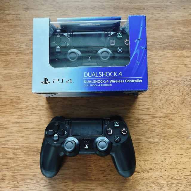 PlayStation4(プレイステーション4)の再値下げ♪ Playstation4 1TB 海外モデル + ソフト同梱 エンタメ/ホビーのゲームソフト/ゲーム機本体(家庭用ゲーム機本体)の商品写真