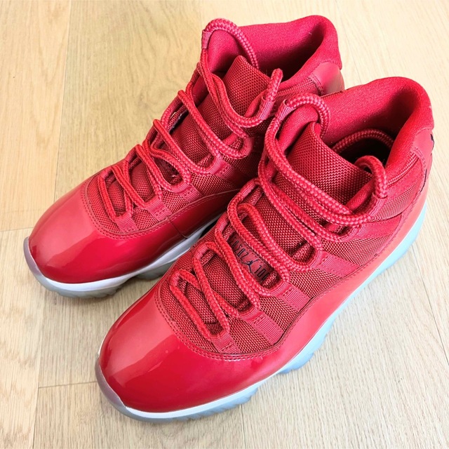 靴 シューズ エアジョーダン11 レトロ ウィンライク96 jordan11 値段が