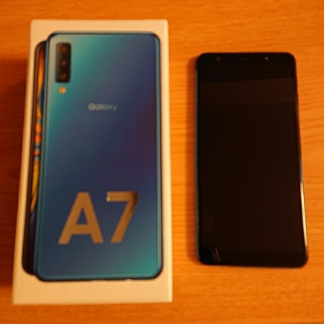 SAMSUNG(サムスン)のSAMSUNG Galaxy A7 ブルー SM-A750C SIMフリー スマホ/家電/カメラのスマートフォン/携帯電話(スマートフォン本体)の商品写真