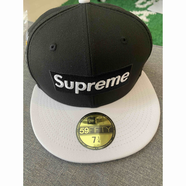 Supreme(シュプリーム)のsupreme newera メンズの帽子(キャップ)の商品写真