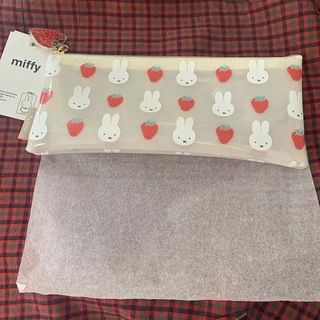 ミッフィー(miffy)の♡ミッフィー　いちご　ペンケース(ペンケース/筆箱)