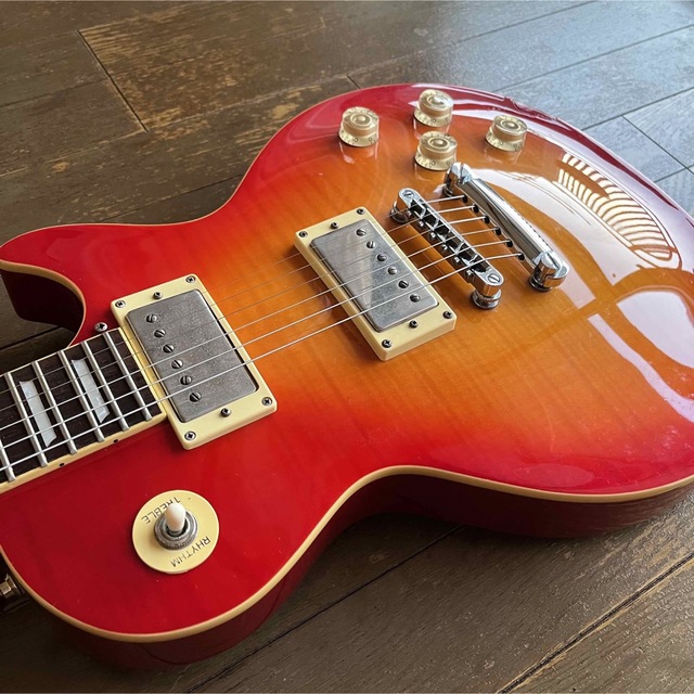 ほぼ新品【トラ杢】レスポール限定生産セットネック びっくり作りの良さ-
