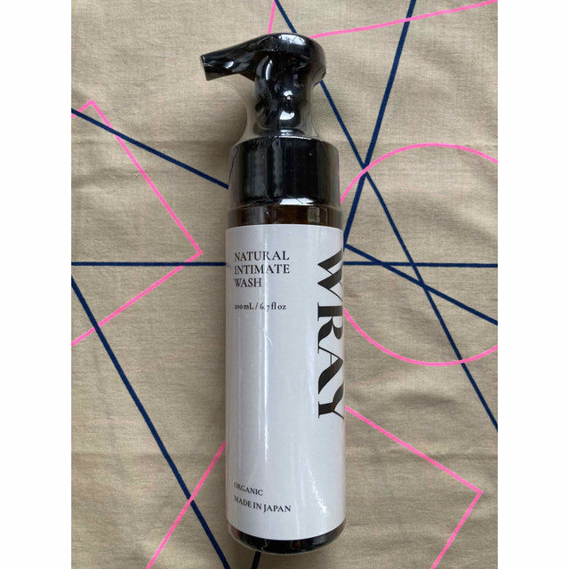 Cosme Kitchen(コスメキッチン)のWRAY ナチュラルインティメイトウォッシュ200ml コスメ/美容のボディケア(ボディソープ/石鹸)の商品写真