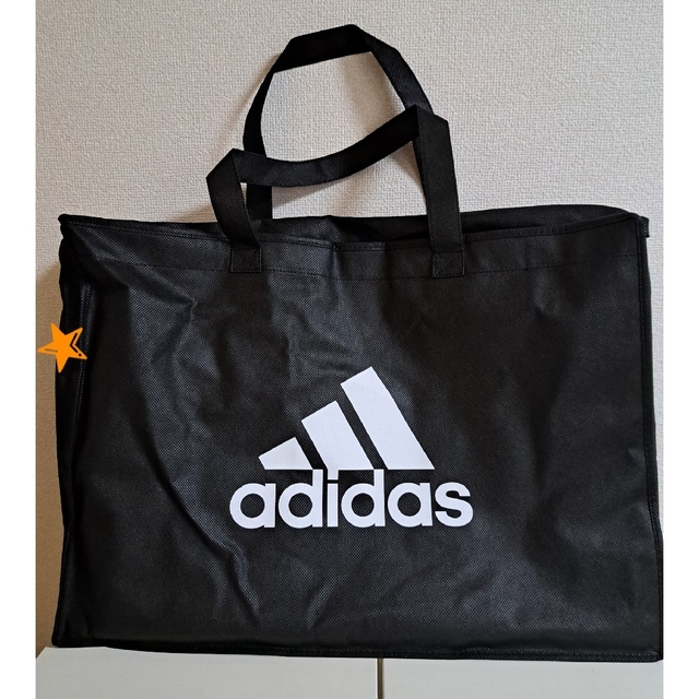 adidas(アディダス)のadidas Big 不織布バッグ マチあり アディダス スポーツ/アウトドアのスポーツ/アウトドア その他(その他)の商品写真