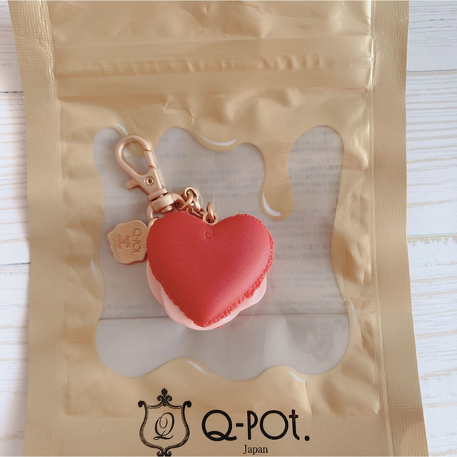 Q-pot.(キューポット)の【美品】Q-pot.♡ハートマカロンバックチャーム♡レッド ハンドメイドのファッション小物(バッグチャーム)の商品写真