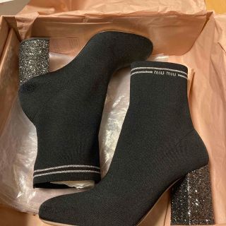 ミュウミュウ 靴下 ブーツ(レディース)の通販 21点 | miumiuの