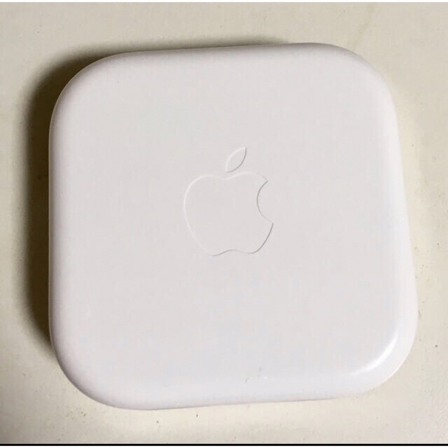 Apple(アップル)のApple 純正イヤホン 未使用 アップル イヤフォン マイク付き  2個セット スマホ/家電/カメラのオーディオ機器(ヘッドフォン/イヤフォン)の商品写真