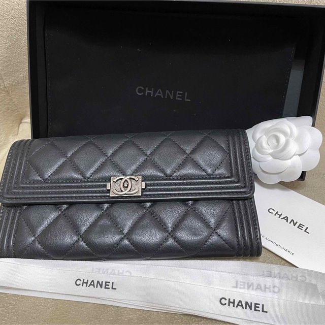 CHANEL シャネル ボーイシャネル マトラッセ ココマーク 長財布