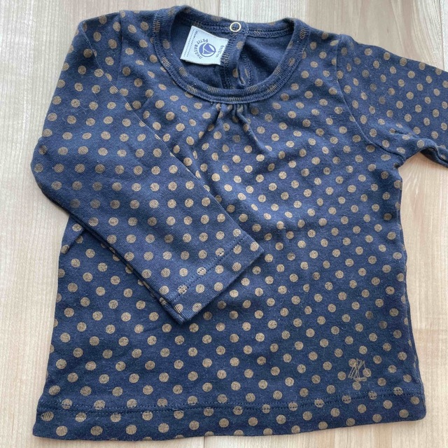 PETIT BATEAU(プチバトー)のPETIT BATEAU ロンT 6m/67cm キッズ/ベビー/マタニティのベビー服(~85cm)(Ｔシャツ)の商品写真