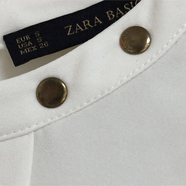 ZARA(ザラ)のZARA BASIC ノースリーブブラウス　オフホワイト　 レディースのトップス(シャツ/ブラウス(半袖/袖なし))の商品写真