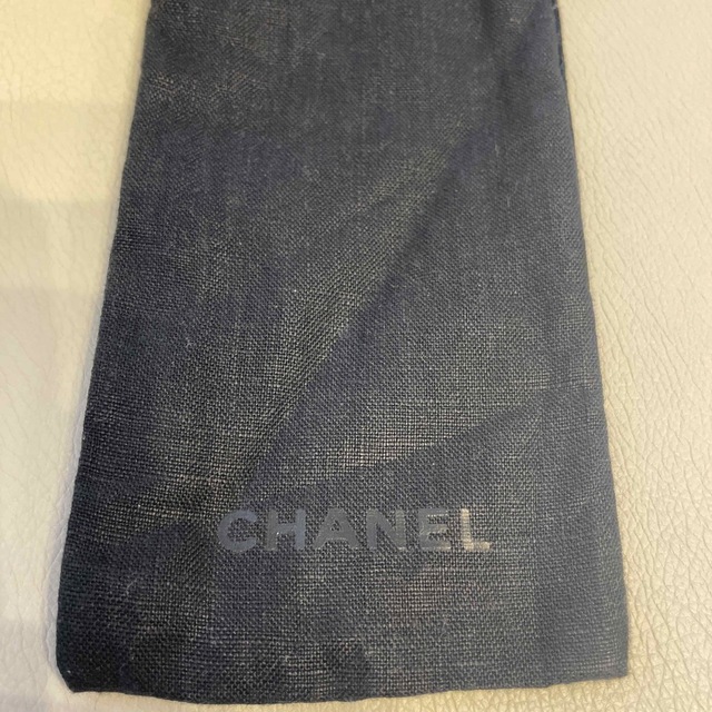 CHANEL(シャネル)の未使用　CHANEL サングラス袋 レディースのファッション小物(サングラス/メガネ)の商品写真