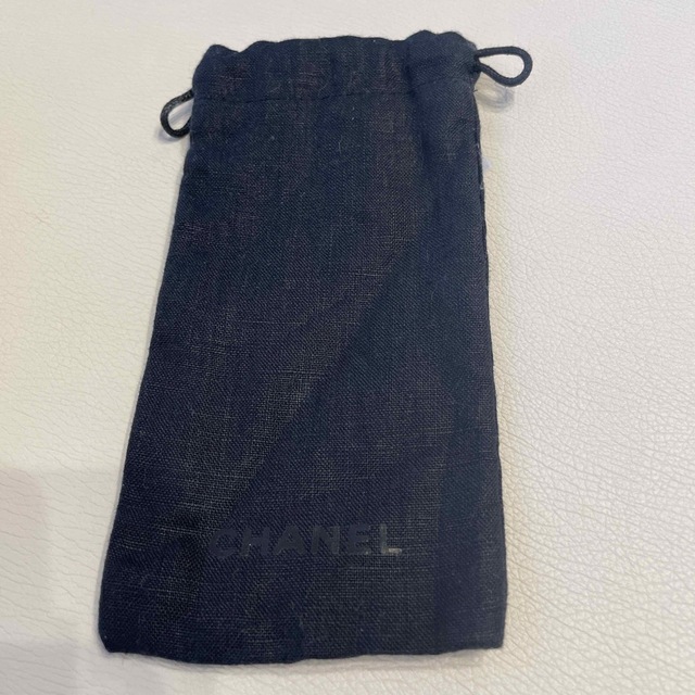 CHANEL(シャネル)の未使用　CHANEL サングラス袋 レディースのファッション小物(サングラス/メガネ)の商品写真