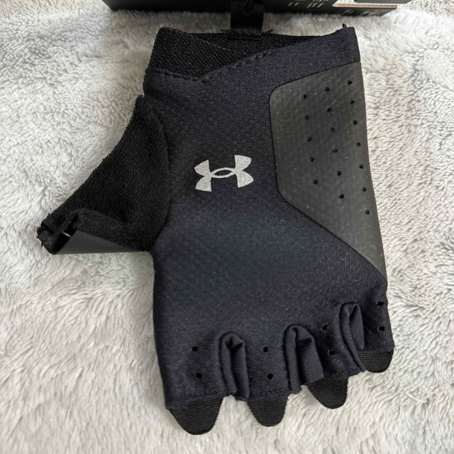 UNDER ARMOUR(アンダーアーマー)のアンダーアーマー UNDER ARMOURトレーニンググローブ レディースSM スポーツ/アウトドアのトレーニング/エクササイズ(トレーニング用品)の商品写真