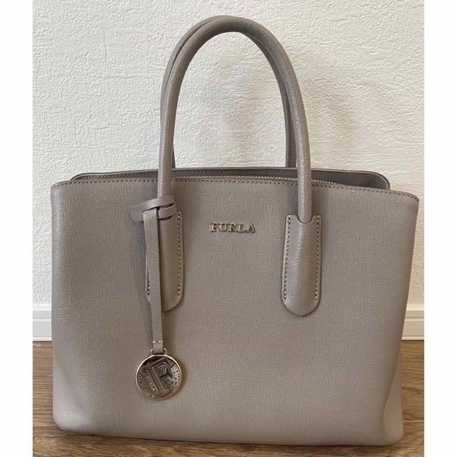 FURLA トートバッグ　グレージュ（最終値下げ）