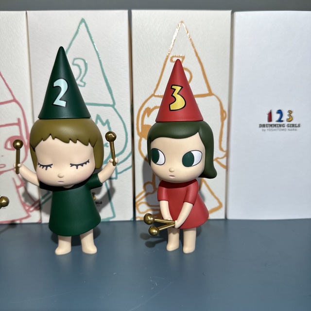 MOMA - 奈良美智 フィギュア DRUMMING GIRLS 123フィギュアの通販