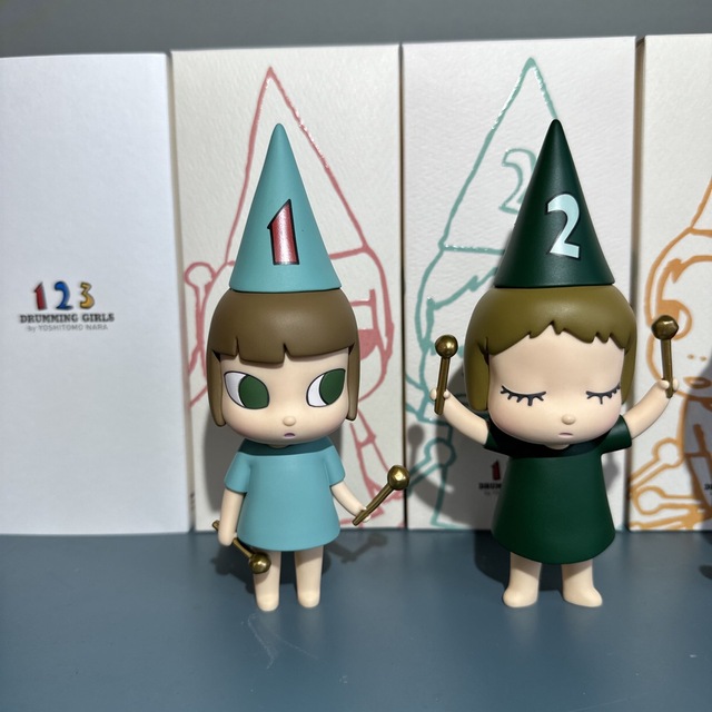 MOMA - 奈良美智 フィギュア DRUMMING GIRLS 123フィギュアの通販