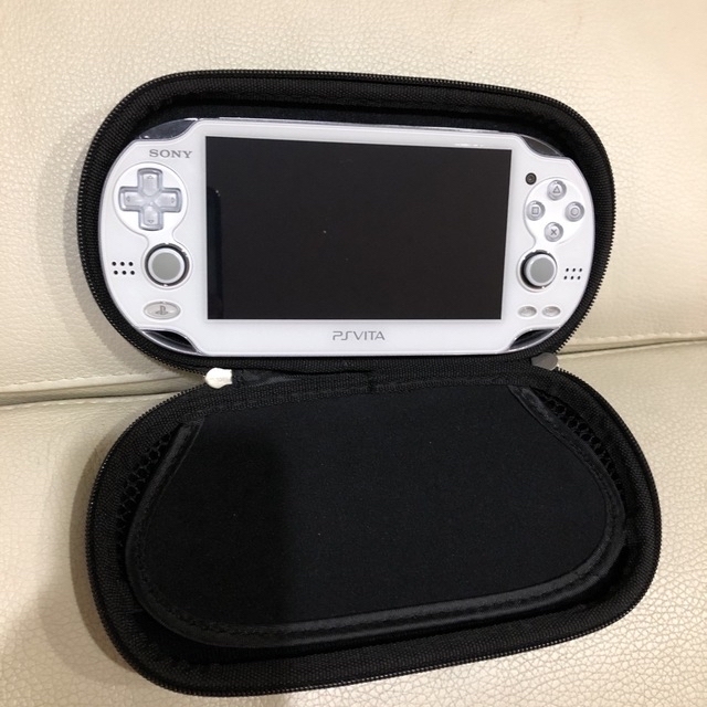 SONY(ソニー)のPSVITA エンタメ/ホビーのゲームソフト/ゲーム機本体(家庭用ゲーム機本体)の商品写真