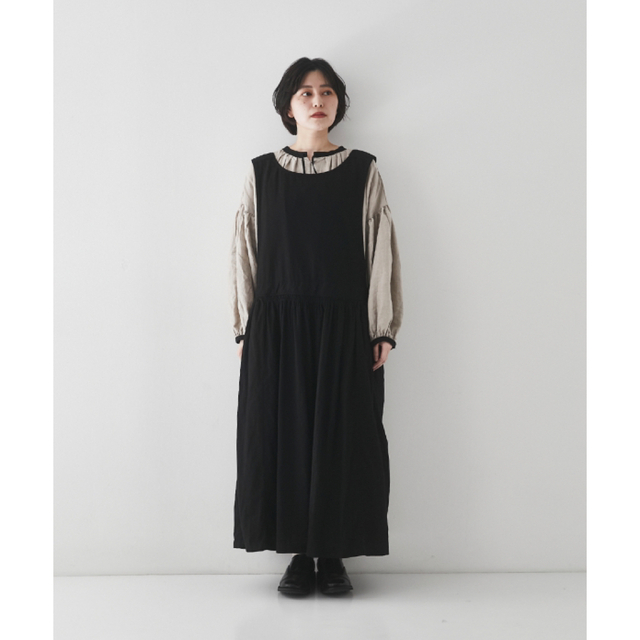 nest Robe(ネストローブ)の新品　nest Robe 【UpcycleLino】エプロンドレス レディースのワンピース(ロングワンピース/マキシワンピース)の商品写真