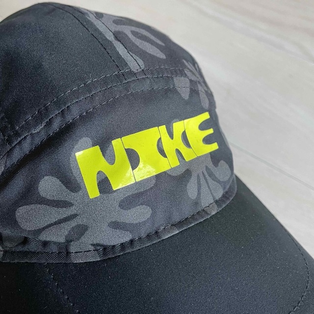 NIKE(ナイキ)のNIKE DRI-FIT CAP 花柄 メンズの帽子(キャップ)の商品写真
