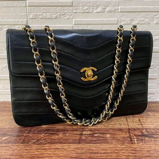 CHANEL(シャネル)の良品 シャネル ラムスキン チェーン ショルダー ハンド バッグ ターンロック レディースのバッグ(ショルダーバッグ)の商品写真