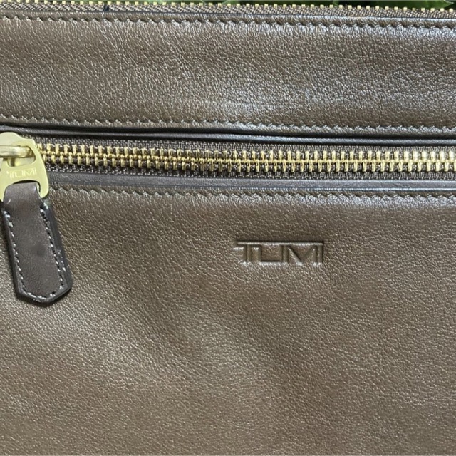 TUMI(トゥミ)の極美品　TUMI ダブルファスナー式セカンドバッグ メンズのバッグ(セカンドバッグ/クラッチバッグ)の商品写真