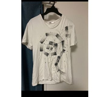 カットソー Tシャツ 白 ホワイト 新品 XL  韓国製　ハイクオリティデザイン(Tシャツ(半袖/袖なし))