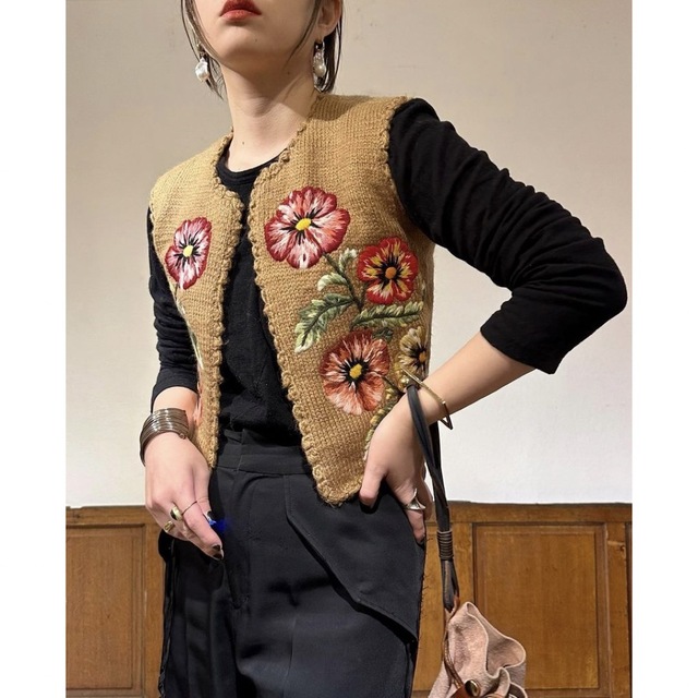 トップスvintage flower embroidered knit vest