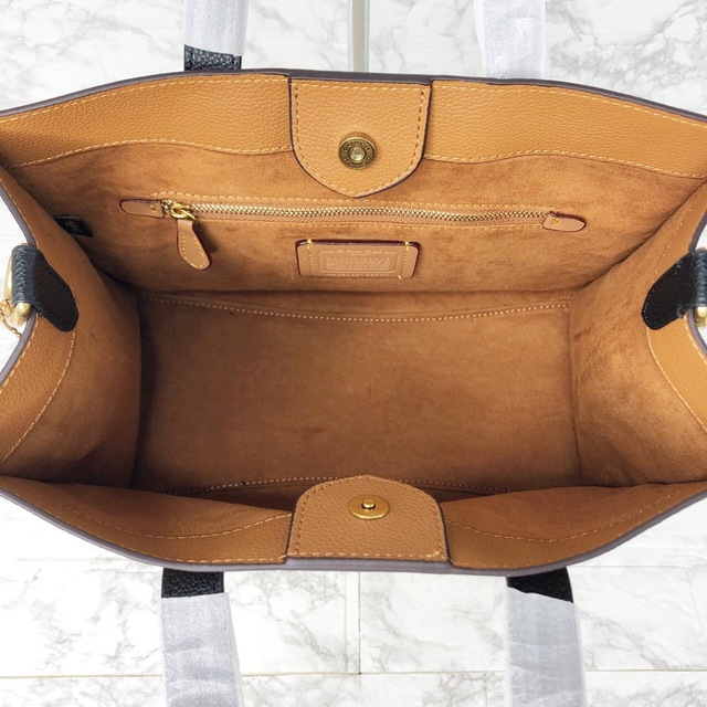 新品】COACH トート ハンドバッグ ショルダーバッグ ロゴクリーム 新品】COACH トート ハンドバッグ ショルダーバッグ ロゴクリーム